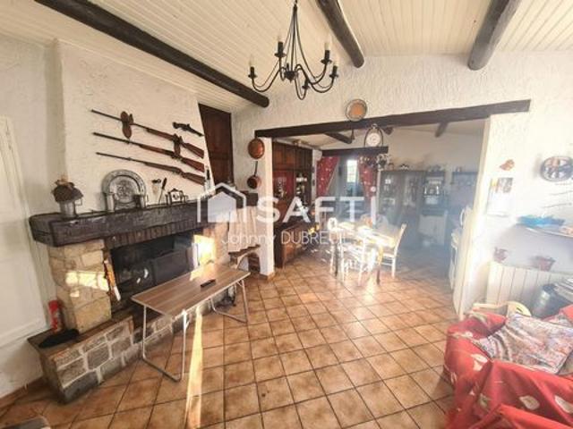 Pignans Maison de plain pied 70 m² sur un terrain de 2,5 ha, garage, annexes