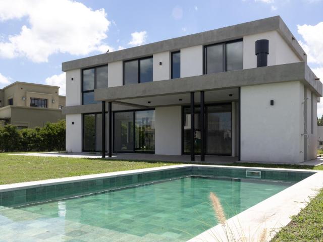 Pilara Diligencia casa en Venta LNI 940 ? 320m?
