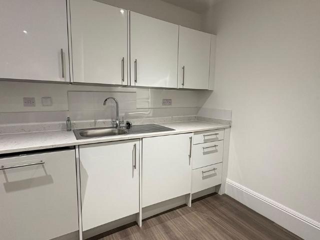 Pilcher Gate, Nottingham NG1, Studio to rent, £1,500 pcm | PrimeLocation