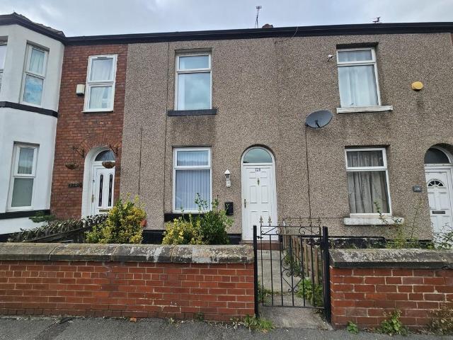 Pilsworth Road, Heywood, OL10 3DY 2 bed terraced house to rent £850 pcm £196 pw