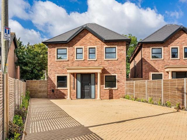 Pipers Green Lane, Edgware, HA8 5 bed detached house to rent £8,500 pcm £1,962 pw
