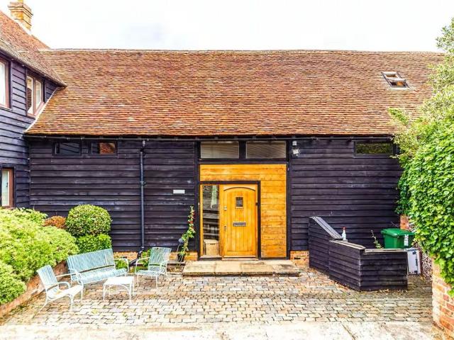 Pipers Hill, Great Gaddesden, HP1 4 bed end of terrace house to rent £4,500 pcm £1,038 pw