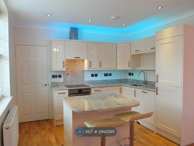 Pipewell Court, Rugby CV22, 1 bed flat to rent, £800 pcm | PrimeLocation