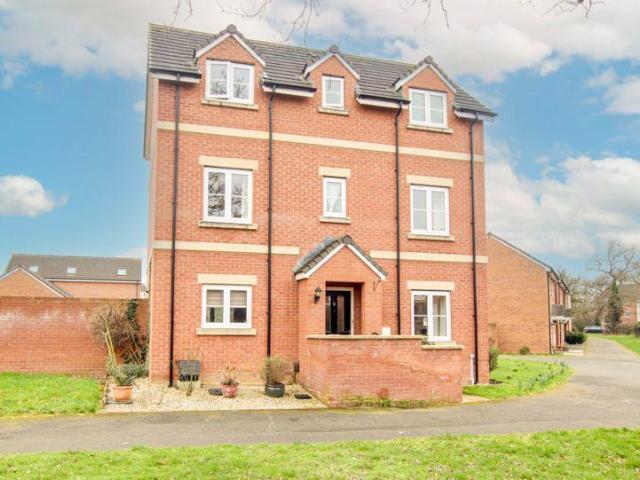 Pipistrelle Crescent, Trowbridge 5 bed detached house to rent £1,850 pcm £427 pw