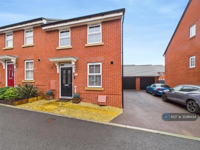 Pipit Close, Gloucester, GL2 3 bed semi detached house to rent £1,600 pcm £369 pw