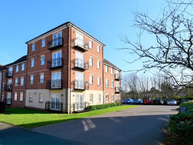 Pipkin Court, Cheylesmore CV1, 2 bed flat to rent, £950 pcm | PrimeLocation