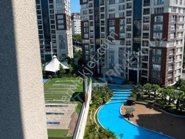 Piramit Emlak'tan Mavera Başakşehir Sitesinde Kiralık 4+1 Daire