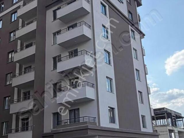 Piramit Gm' Den Kombina Caddesinde 1+1 Satılık Daire