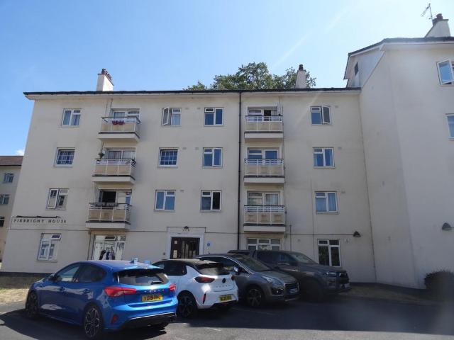 Pirbright House, Kingsnympton. 4 bed flat to rent £2,500 pcm £577 pw