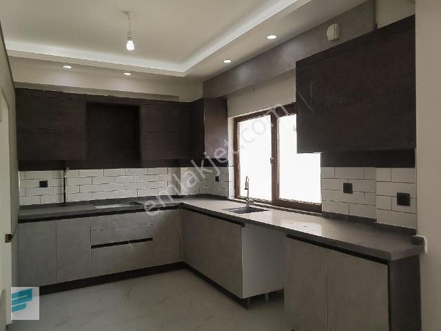 Pirireis Vadisinde 7+2 Tribleks & Bakımlı Satılık Villa