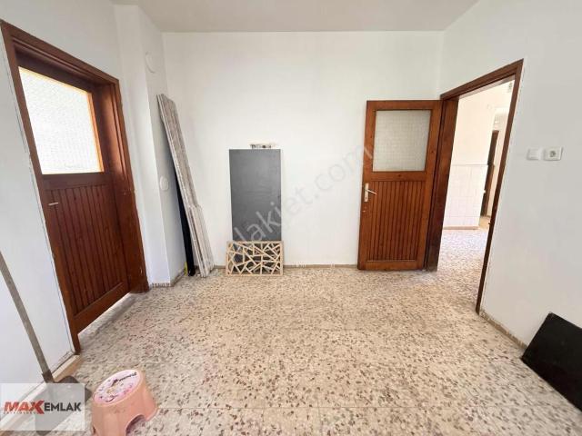 Pirireis Mah Tuzla Caddesine Yakın Kiralık 1+1 Yüksek Giriş