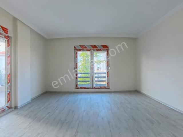 Pirireis Mahallesinde 3+1 Zeminden Isıtma Satılık Daire