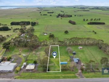 Pirron Yallock Land with Expansion Potential.