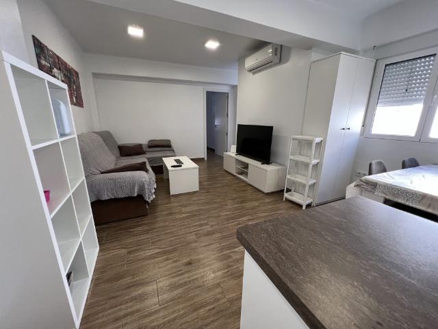 Piso Moderno cerca playa Zapillo