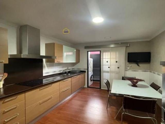 Piso moderno, de 3 dormitorios, con garaje en el centro de Lorca