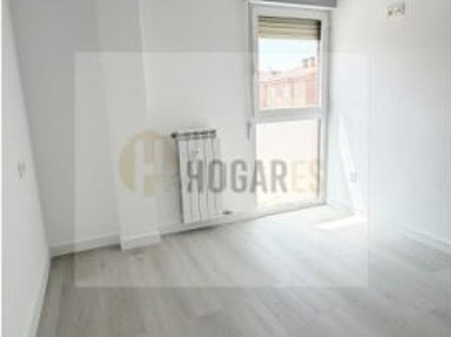 PISO NUEVO A ESTRENAR CON 4 HAB. 2 BAÑOS Y PLAZA DE GARAJE