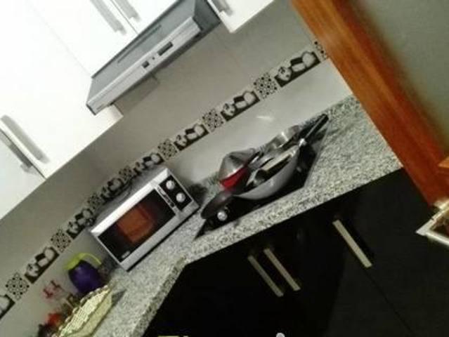 Piso nuevo cerca del centro de 4 dormitorios un baño cocina salón ascensor aire amueblado