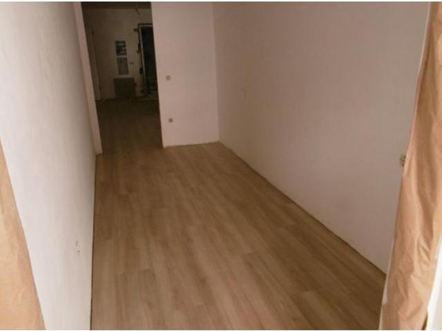 PISO NUEVO CON BALCÓN