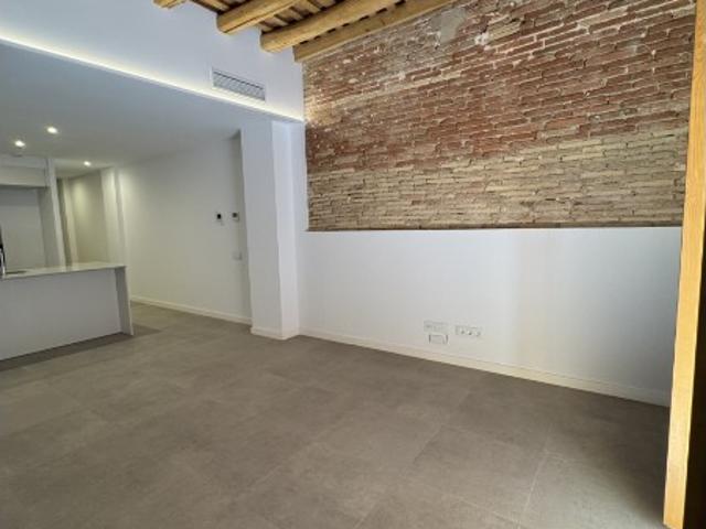 PISO NUEVO DE 3 HABITACIONES EN EL CENTRO DE VIC