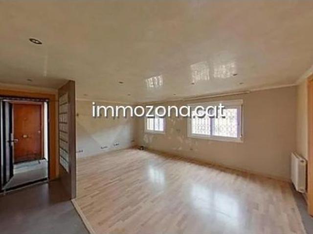 PISO OCUPADO 71M2, 3 HABITACIONES, EN PLAZA/ CANARIES, BADALONA