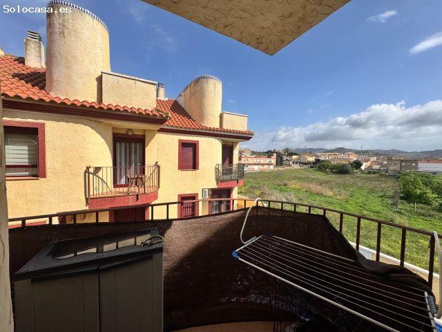 Piso Ático con plaza y piscina en Roche