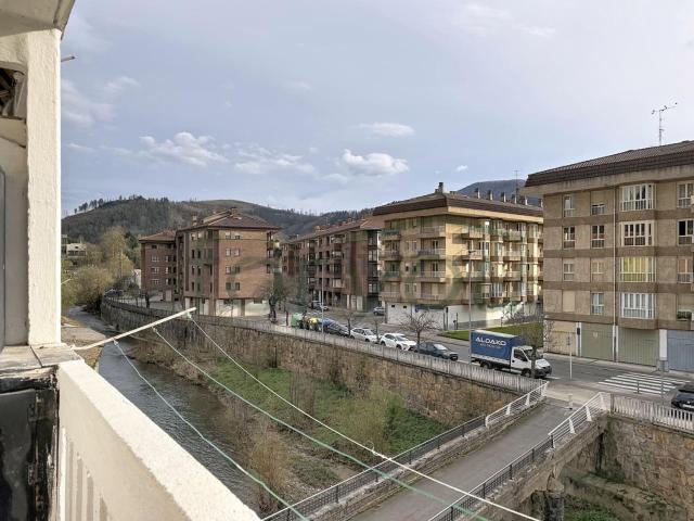 Piso, Azkoitia