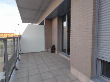Piso a estrenar, 2 amplias habitaciones, cocina totalmente equipada, terraza y piscina