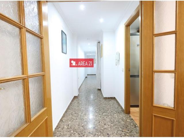 PISO A LA VENTA CON TRASTERO Y PARKING EN LA POBLA DE VALLBONA