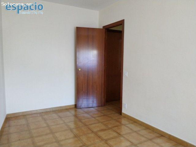 PISO A LA VENTA EN CAMPONARAYA
