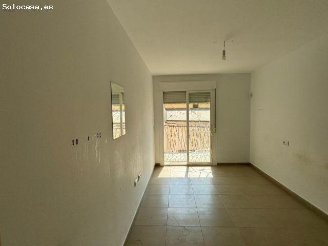 Piso a reformar en venta en Vera, Almería