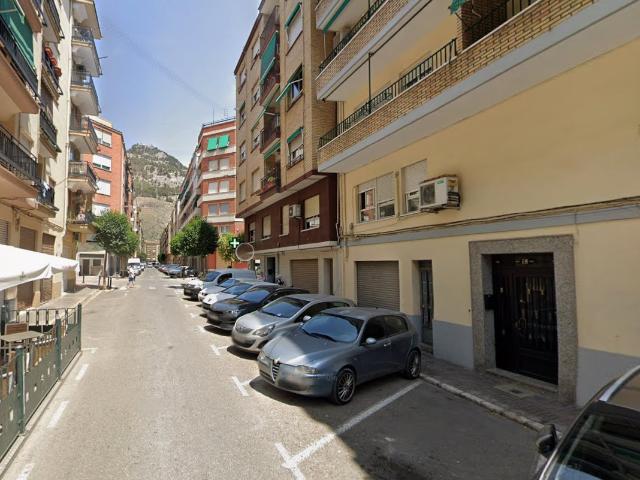 Piso alquilado con trastero en Santa Rosa, Alcoy – Inversión por 109.000 €