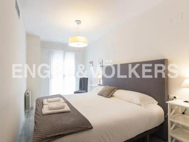 Piso Alquiler València Capital, Penya roja