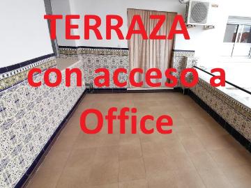 Piso amplio, 4 Dormitorios y 2 Baños, 3 Terrazas, Luminoso, a solo 10 minutos de Cáceres
