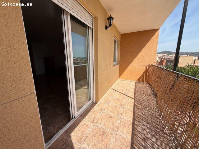 Piso amplio y muy luminoso con ascensor y comunidad incluidos – 800 €/mes posibilidad de plaza de g