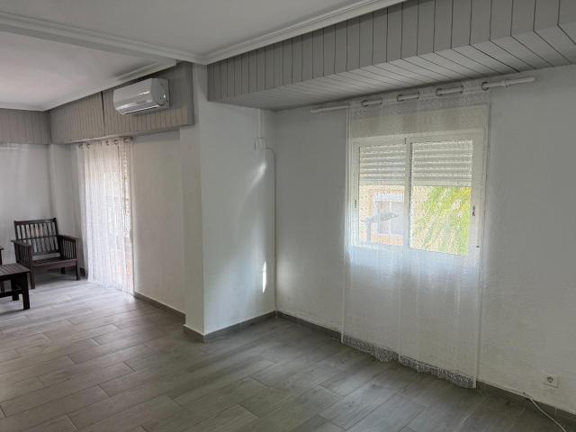 Piso amplio y luminoso en alquiler en Campoamor, Alicante – 1.000 €/mes
