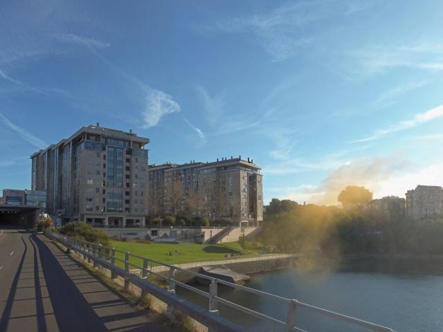 Piso amplio y luminoso en una de las zonas más agradables de Vigo, entre Bouzas y Alcabre