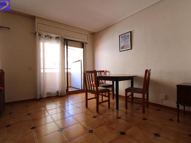 PISO AMPLIO Y LUMINOSO PARA ENTRAR A VIVIR EN UTIEL
