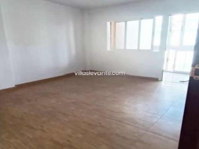 PISO AMPLIO CENTRO BENIDORM PARA REFORMAR INTEGRAMENTE