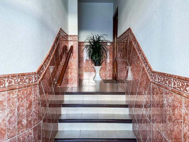 PISO AMPLIO CON GARAJE, ASCENSOR Y ALTA RENTABILIDAD