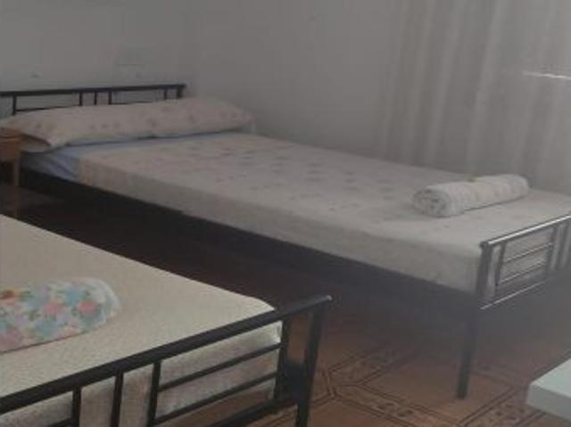 PISO AMPLIO CON VISTAS AL MAR EN PLAYA NAUFRAGOS, 3 DORMITORIOS, 2 BAÑOS Y PISCINA COMUNITARIA