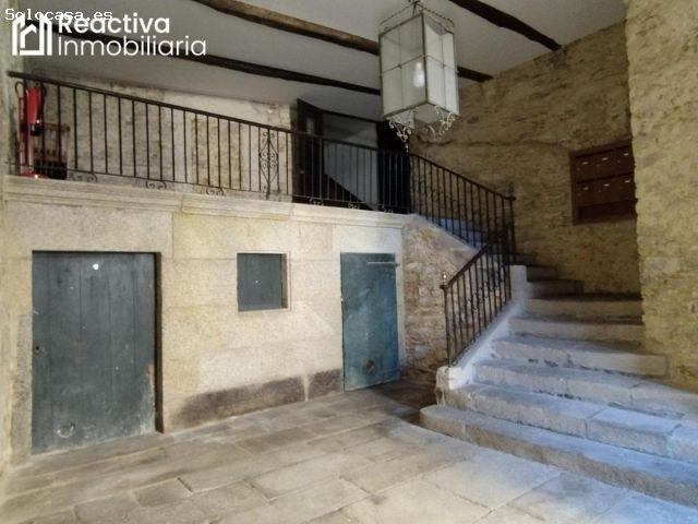 Piso amplísimo en edificio histórico