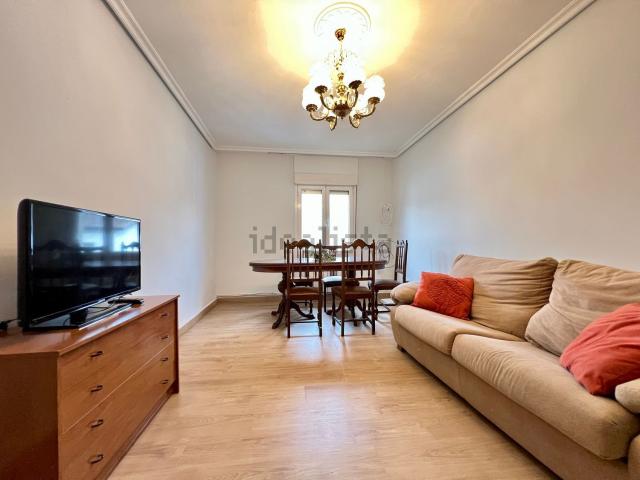 Piso, Antzuola