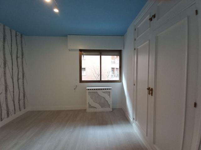 PISO / APARTAMENTO. MADRID 2 Dormitorios 58 m²