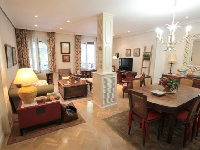 PISO / APARTAMENTO. MADRID 2 Dormitorios 85 m²