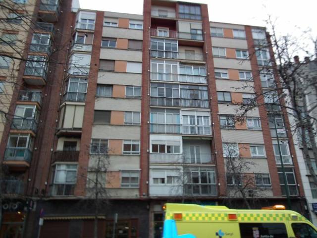 Piso apartamento alquiler totalmente reformado junto Plaza Toros, amueblado