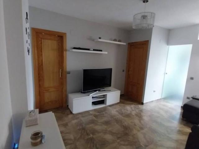 Piso bajo con terraza y garaje en Pepino
