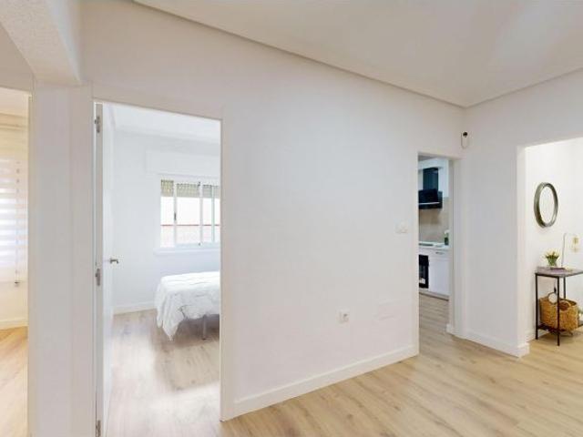 PISO BAJO REFORMADO EN URBANIZACION MEDITERRANEO