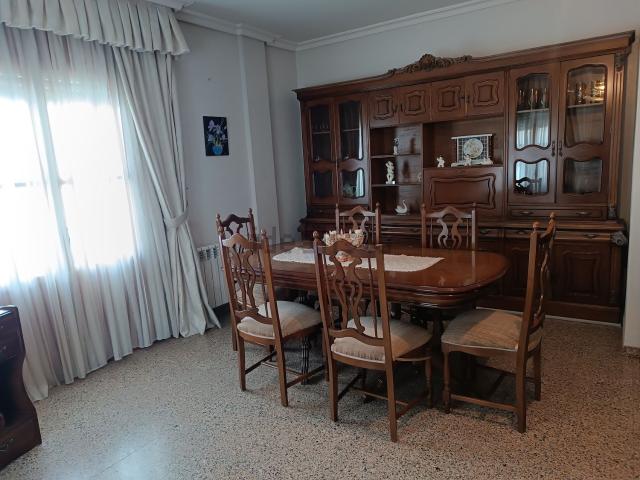 Piso, Baza