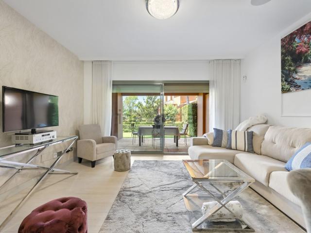 Piso, Benatalaya, Estepona