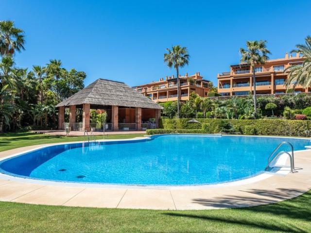 Piso, Benatalaya, Estepona